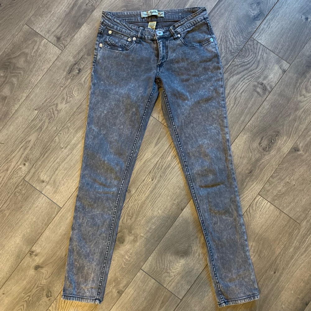 Tyte American Standard Jeans, Grey Stone Washed Skinny Leg Size 5 Junior